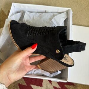 BEAST FASHION Black Suede Heeled Sandals